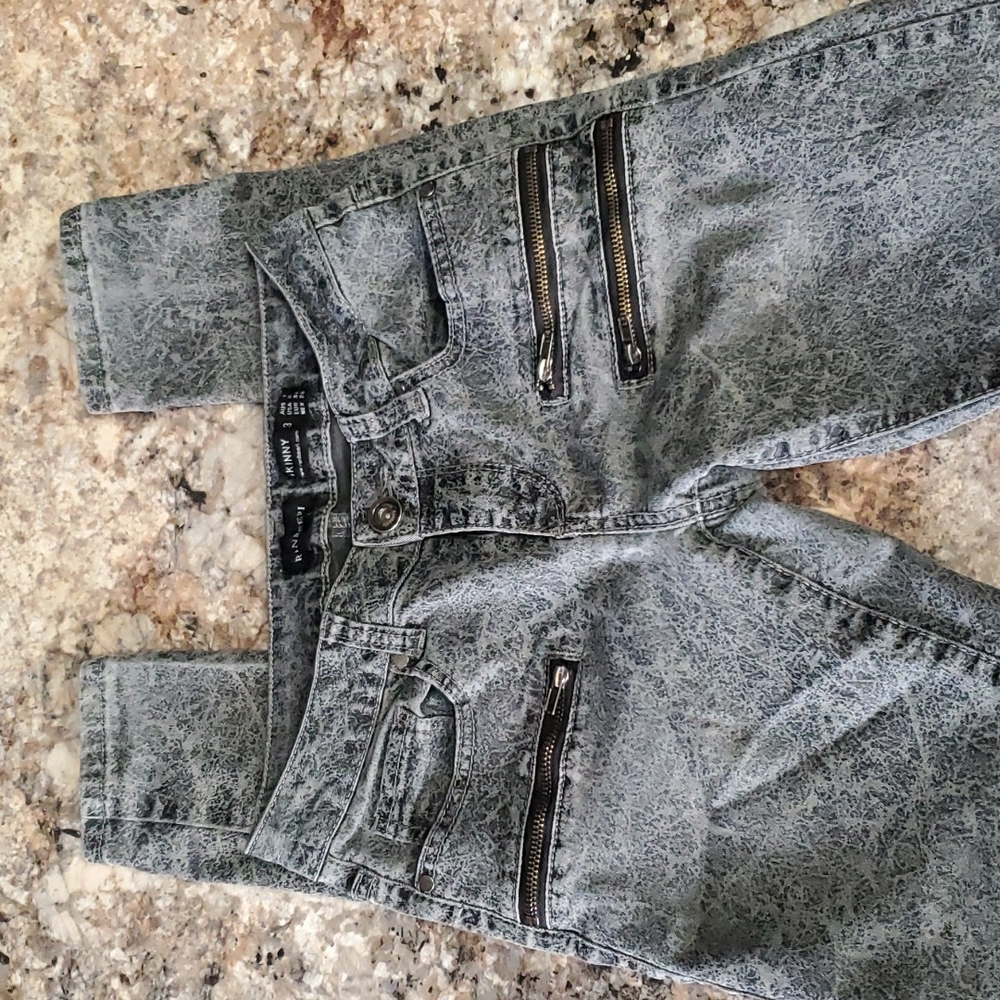 EUC Ranbeeri Skinny Gray Distressed Jeans